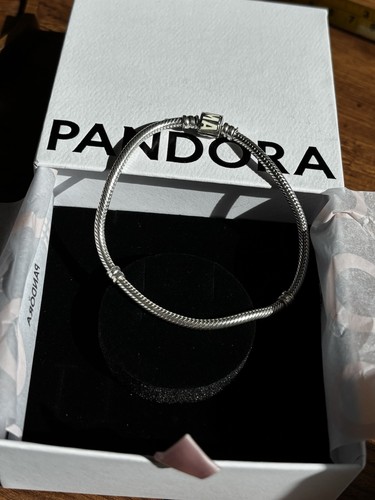 Pandora moments marvel logo - pandora,
