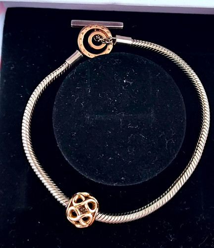 Pandora signed bar bracelet - t,